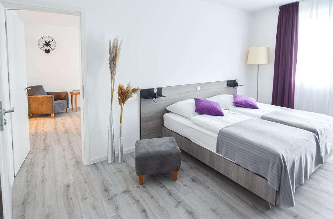 PRIMA Inn HOTEL&HOF NEURUPPIN - digitales&rezeptionsloses Motel Extérieur photo