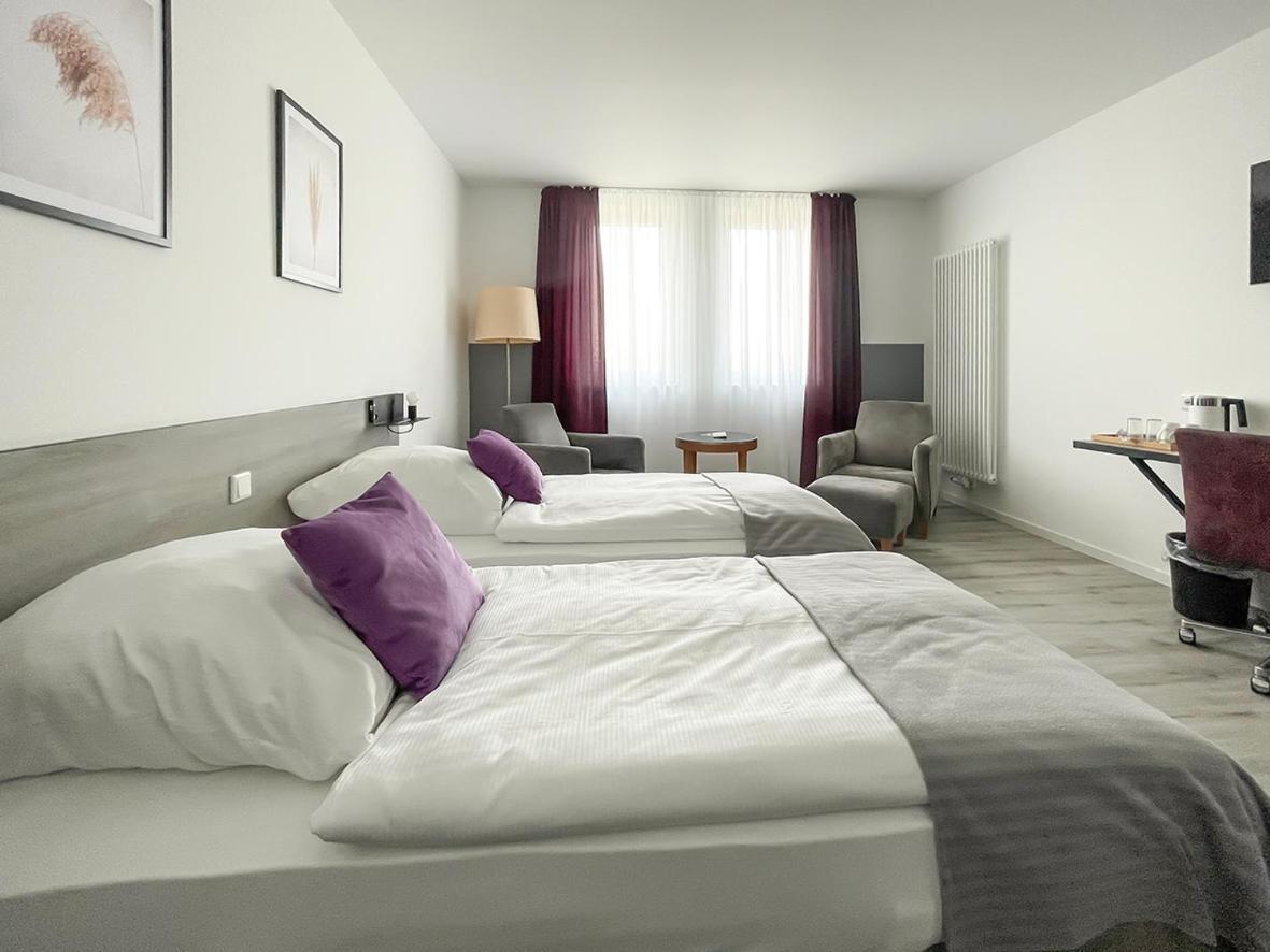 PRIMA Inn HOTEL&HOF NEURUPPIN - digitales&rezeptionsloses Motel Extérieur photo