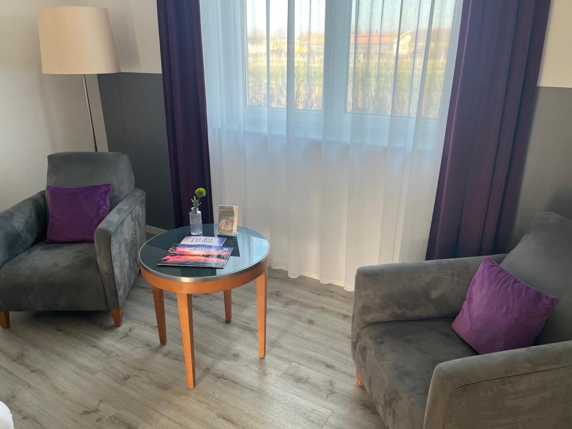 PRIMA Inn HOTEL&HOF NEURUPPIN - digitales&rezeptionsloses Motel Extérieur photo