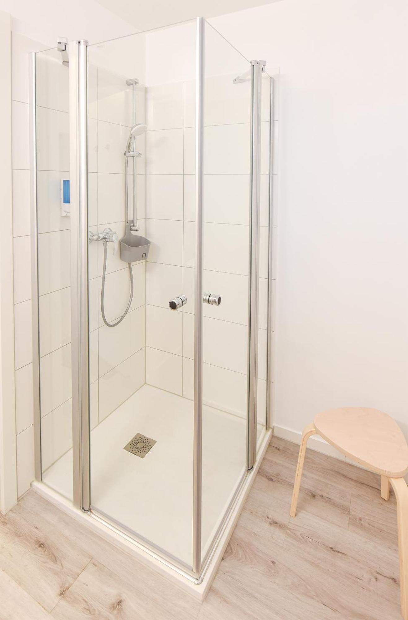 PRIMA Inn HOTEL&HOF NEURUPPIN - digitales&rezeptionsloses Motel Extérieur photo
